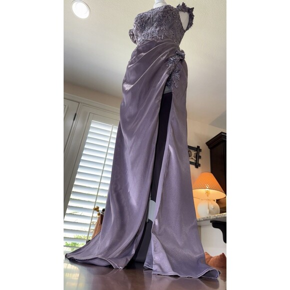 Ladivine by Cinderella Divine Lavender Off Shoulder Gown M Sequin Formal Dress - Picture 10 of 16